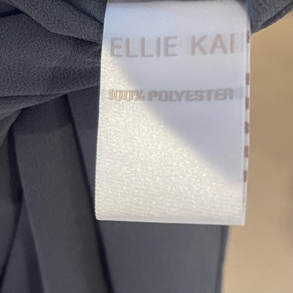 Ellie Kai sleeveless gray crewneck pleated top - Picture 7 of 7